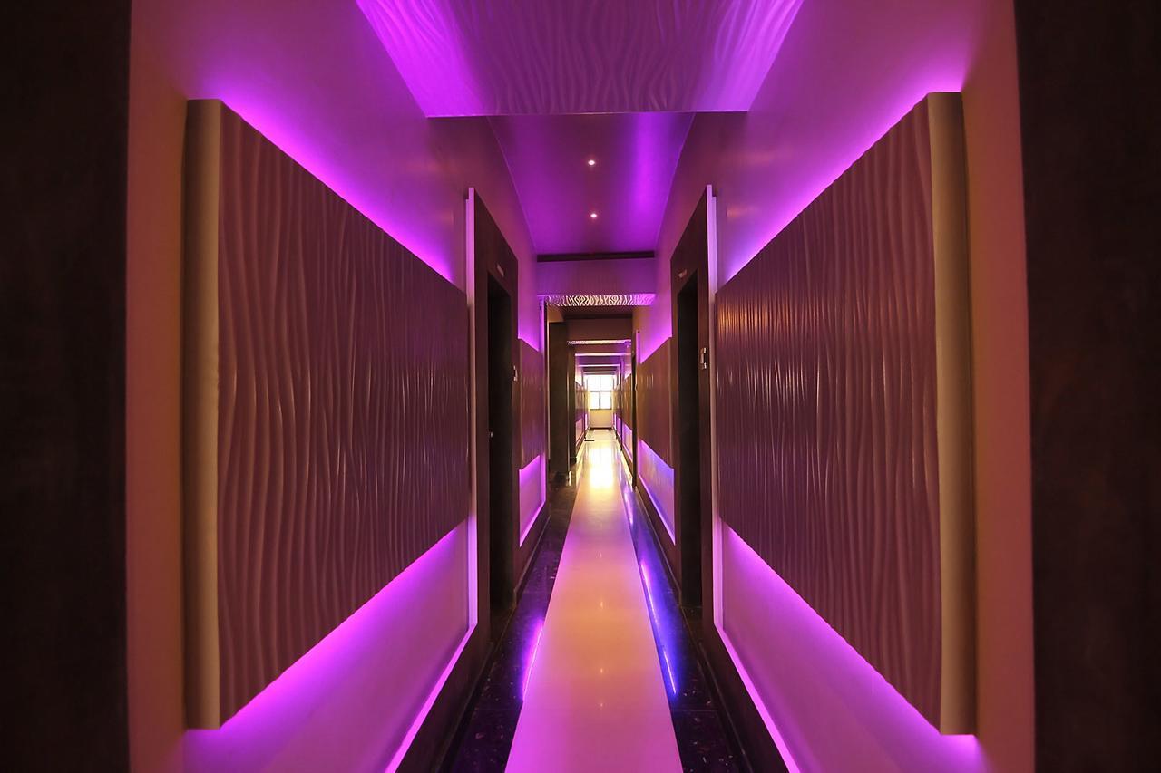 Hotel Sai Dharam Palace Shirdi Esterno foto