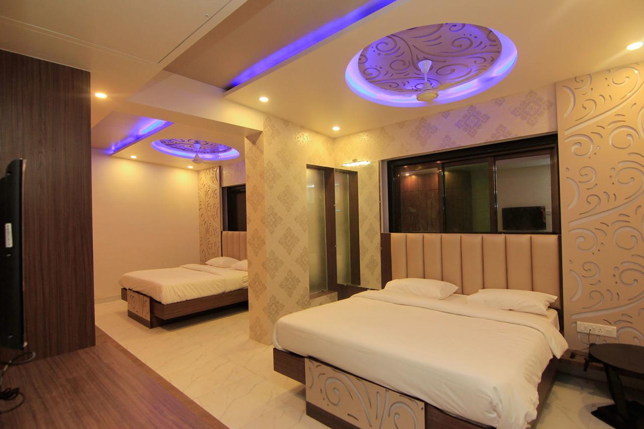 Hotel Sai Dharam Palace Shirdi Esterno foto